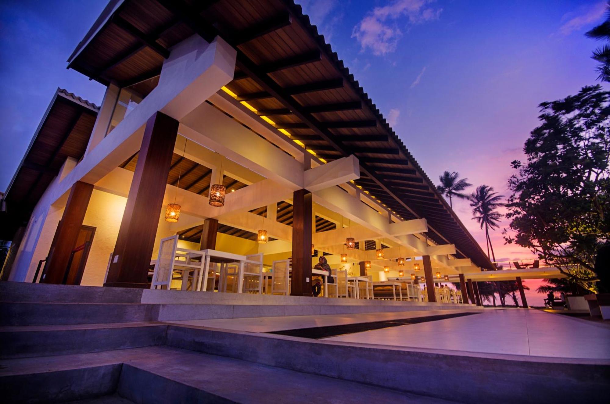 Pegasus Reef - A Beach Resort In Colombo Wattala Exterior foto