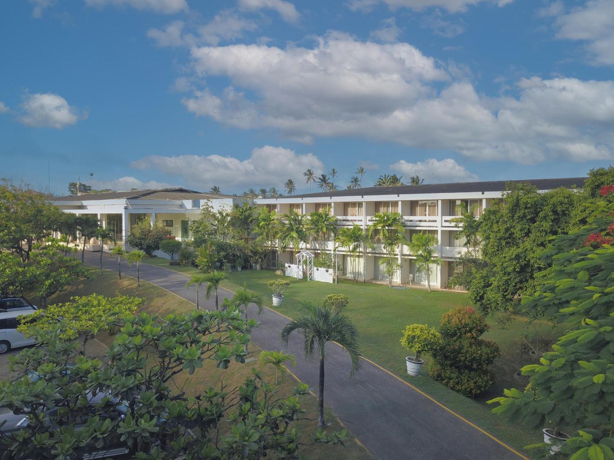 Pegasus Reef - A Beach Resort In Colombo Wattala Exterior foto